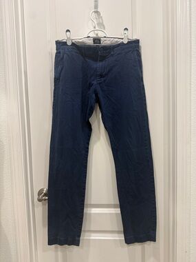 Men’s J. Crew Navy 484 Slim Straight Chinos